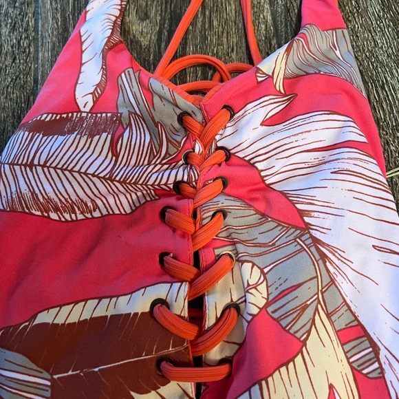 Red reversible maaji one peice - Picture 8 of 12